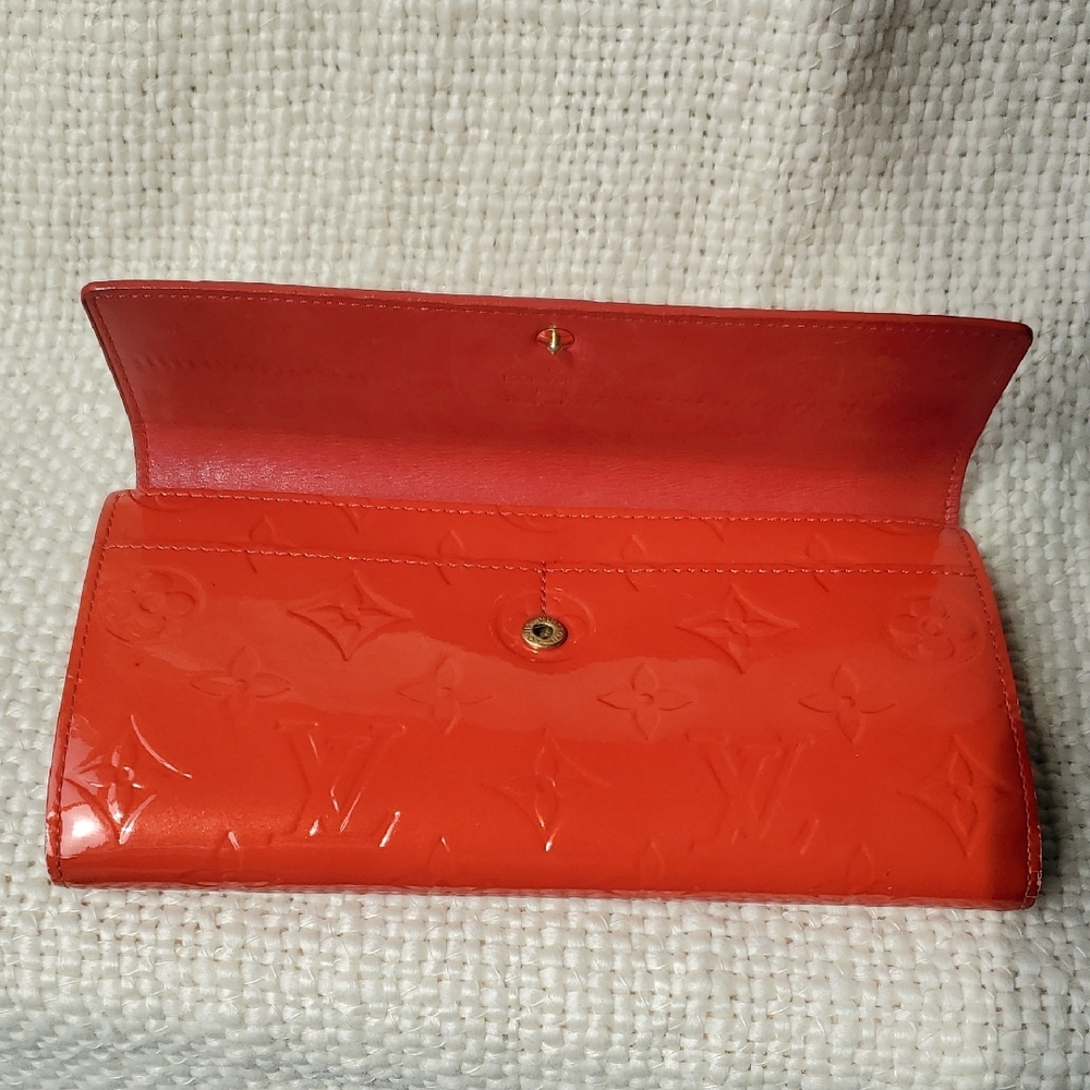 Louis Vuitton Red Wallet - Picture 10 of 17
